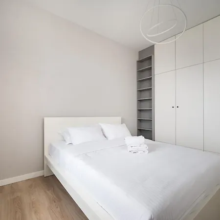 Pieskowa Skala 15 By Bookinghost