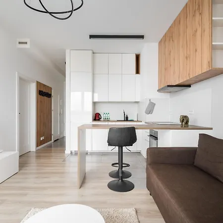 Pieskowa Skala 15 By Bookinghost * ワルシャワ